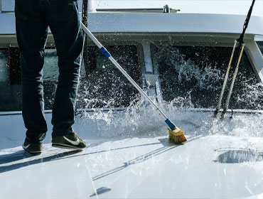 Guide - What is the best way to clean a boat?