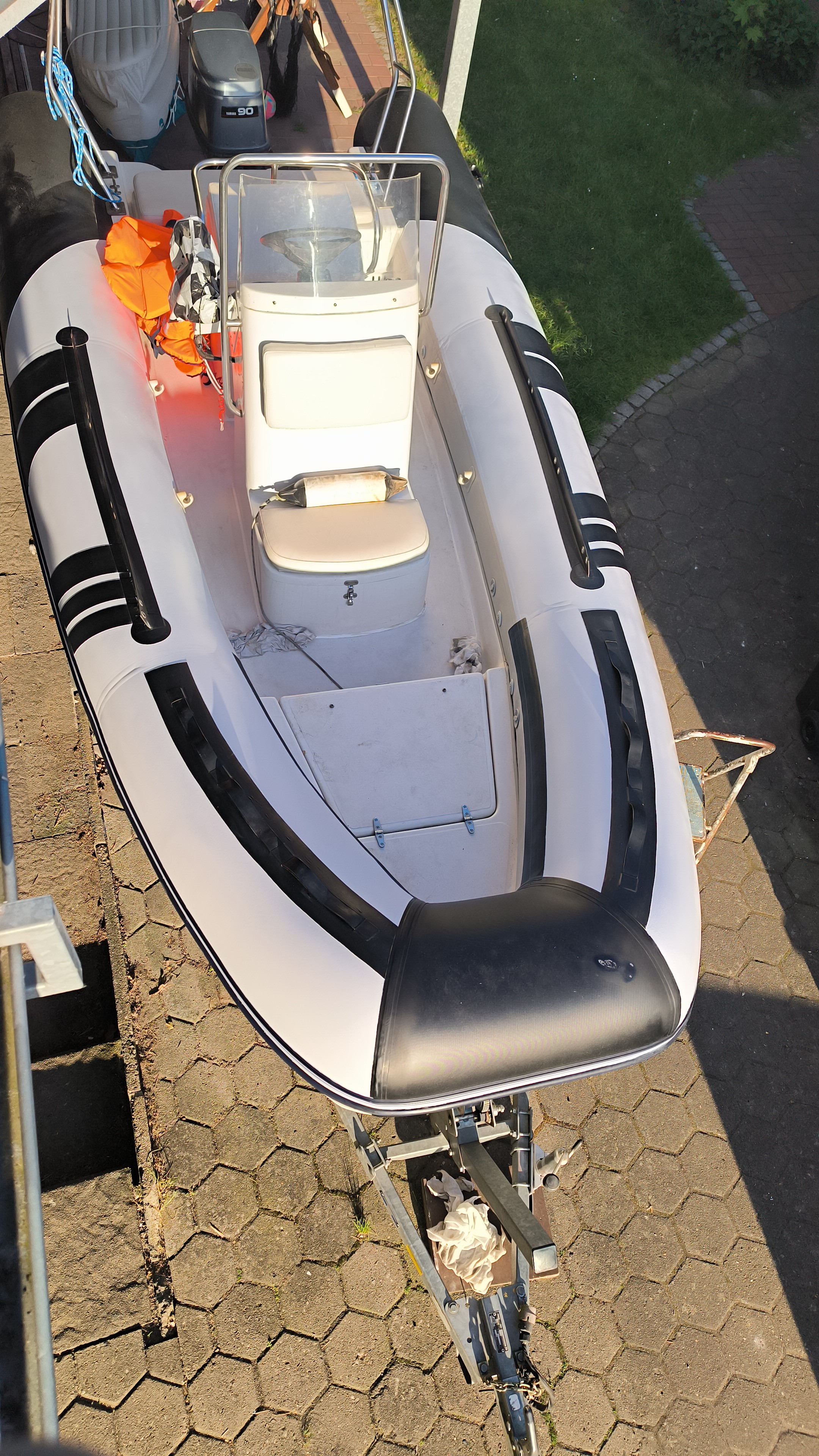 Image 1 of 4